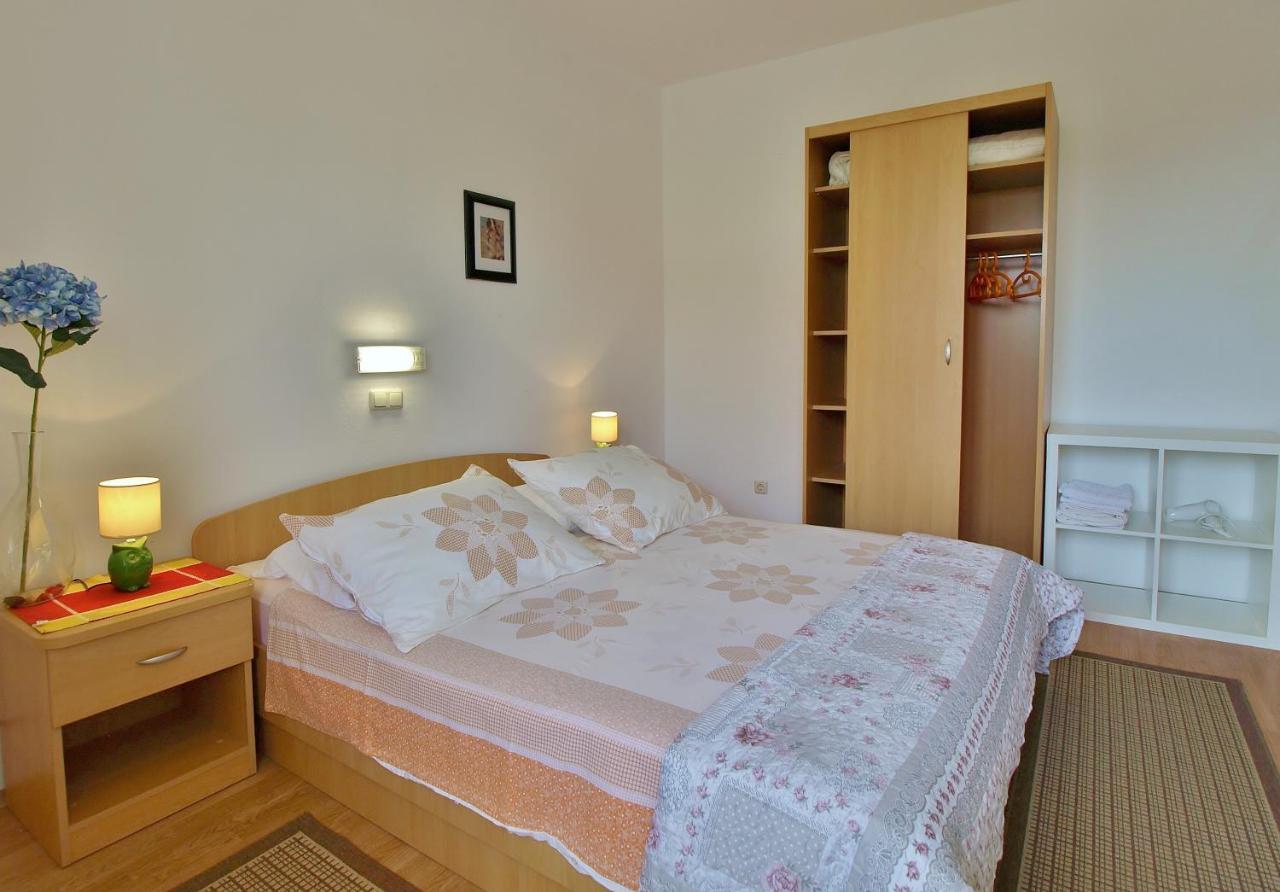 Apartments Eufemija Rab Town Kültér fotó