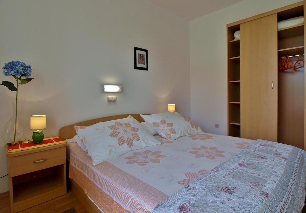 Apartments Eufemija Rab Town Kültér fotó